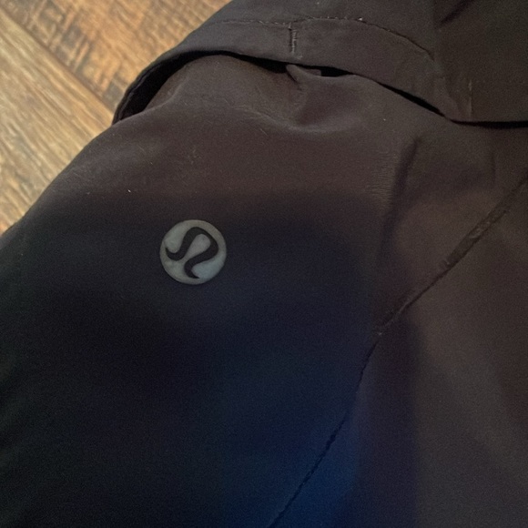 Lululemon shorts - Picture 4 of 4